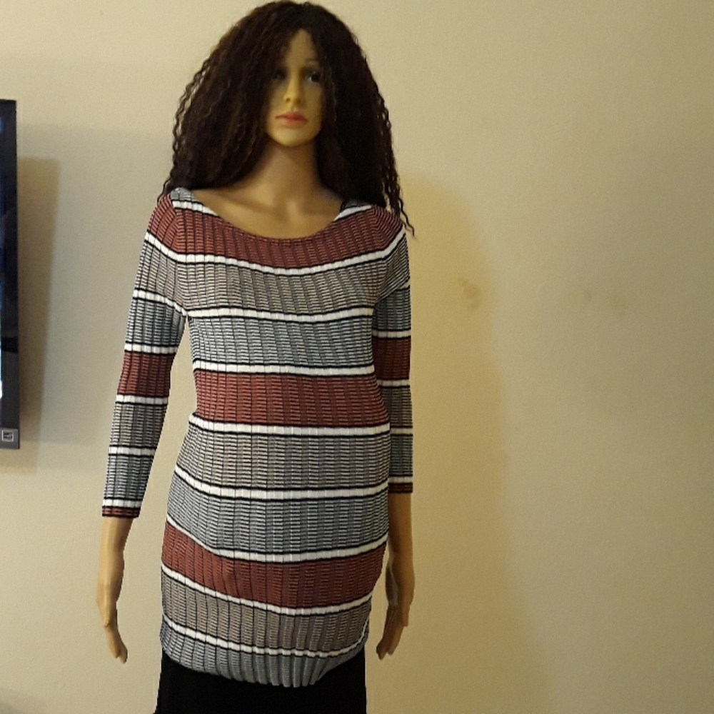 A PEA IN THE POD SWEATER